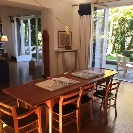 Sleeps 16 Wifi
