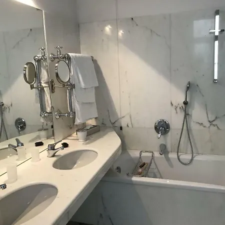 Sleeps 16 Wifi Willa
